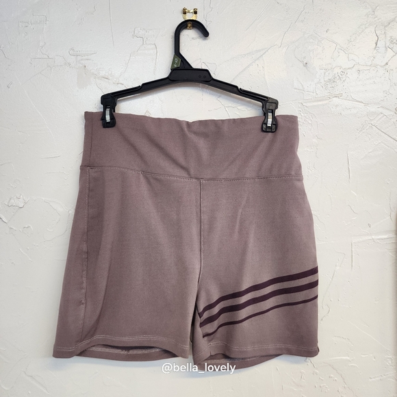 Pants - Women’s High-Waist Mauve Active Shorts